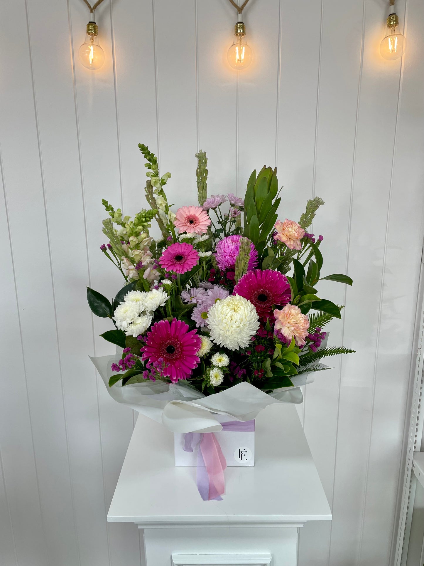 Seasonal Flower Arrangement - Extra Large