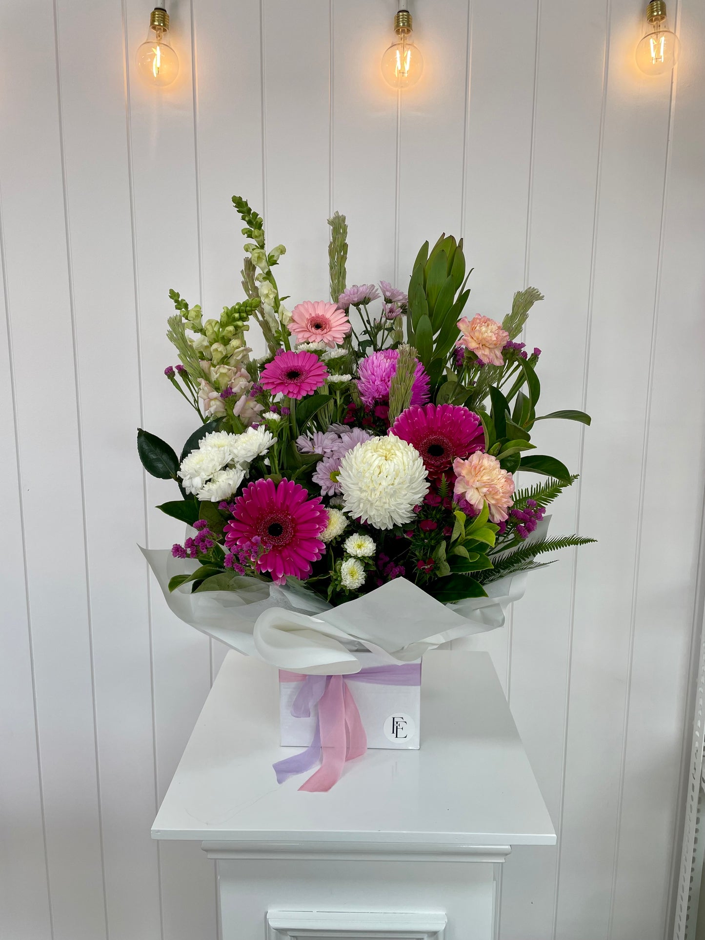 Seasonal Flower Arrangement - Extra Large