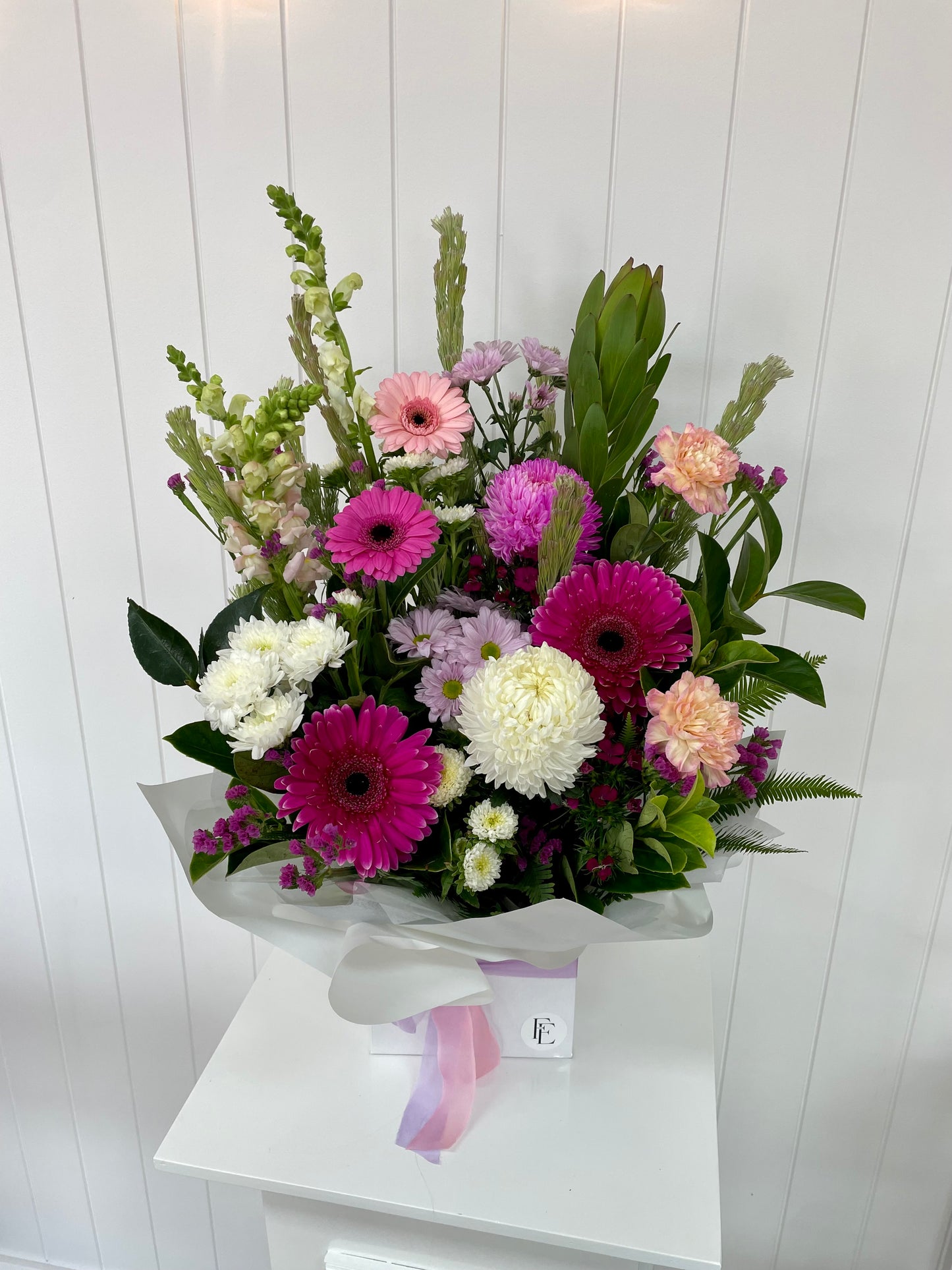 Seasonal Flower Arrangement - Extra Large